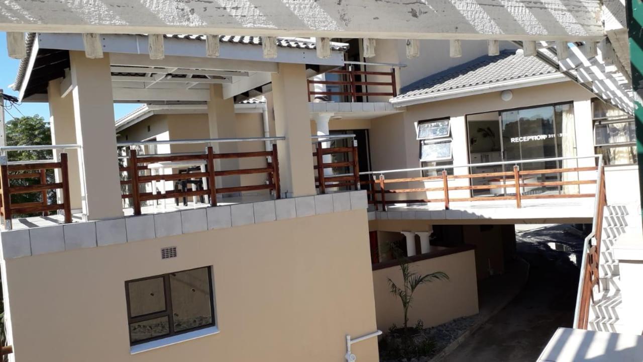 Emampingeni lodge Bizana Buitenkant foto