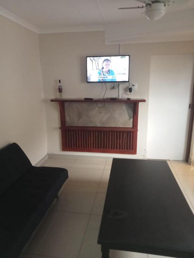 Emampingeni lodge Bizana Buitenkant foto