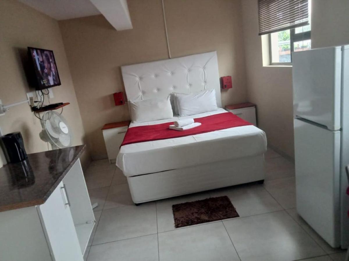 Emampingeni lodge Bizana Buitenkant foto