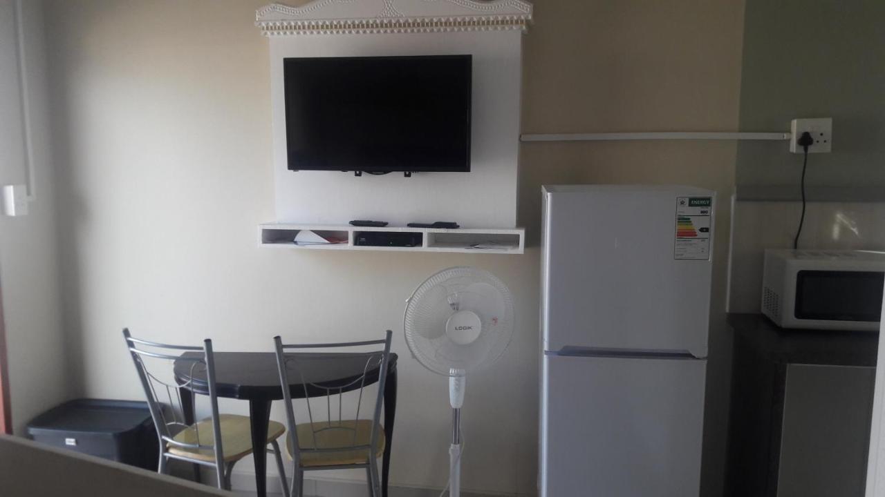 Emampingeni lodge Bizana Buitenkant foto